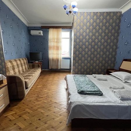 Twins Guest House Batumi Eksteriør bilde