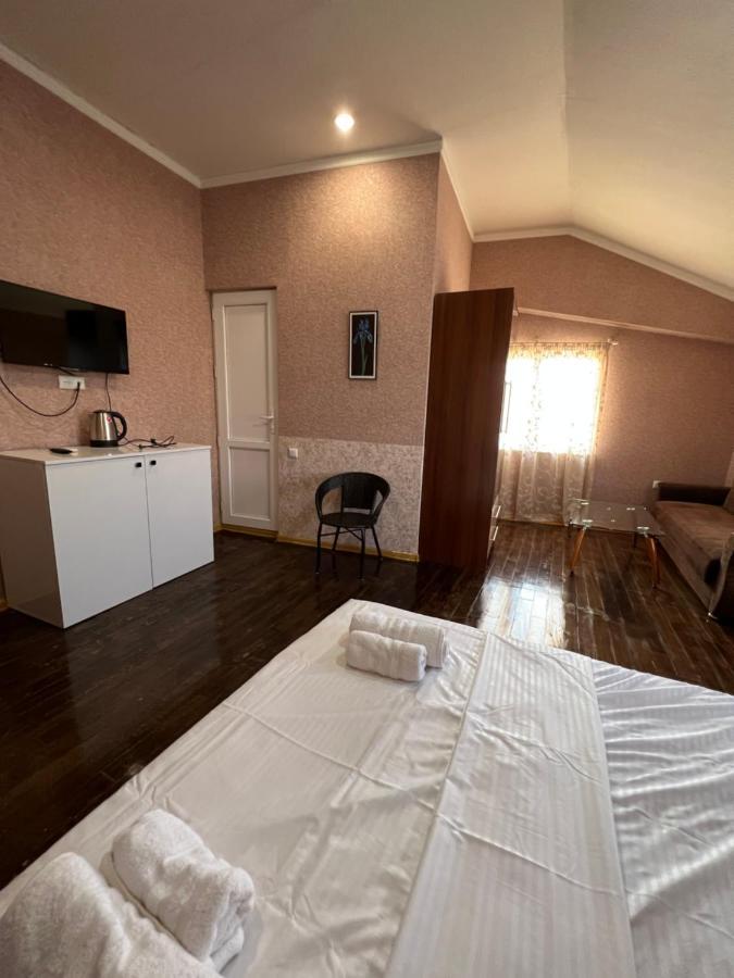Twins Guest House Batumi Eksteriør bilde