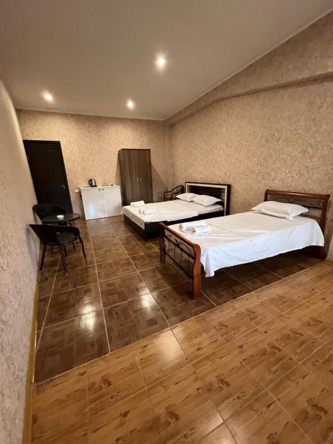 Twins Guest House Batumi Eksteriør bilde