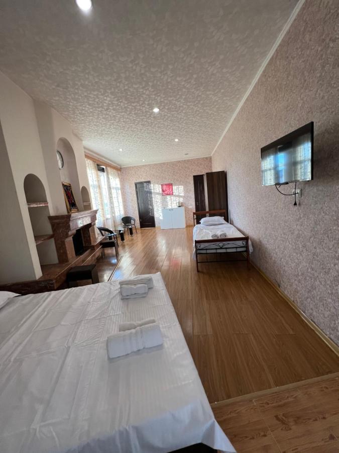 Twins Guest House Batumi Eksteriør bilde