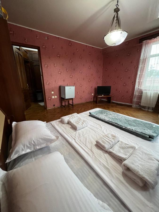 Twins Guest House Batumi Eksteriør bilde