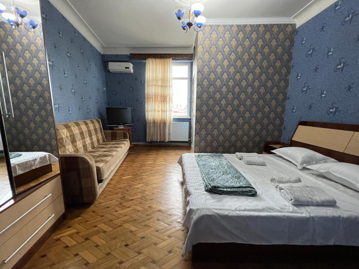 Twins Guest House Batumi Eksteriør bilde