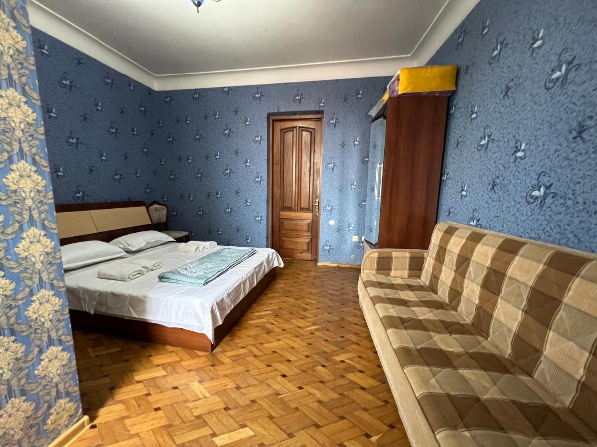 Twins Guest House Batumi Eksteriør bilde